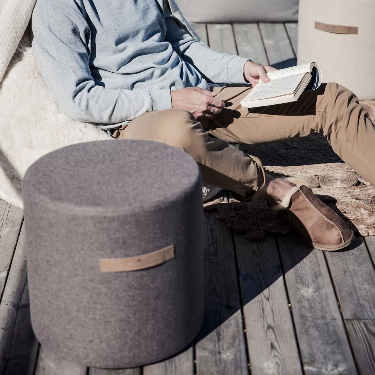 Shepherd Sara Round Wool Pouf 40X40Cm, Black | Sitzsäcke & Polsterhocker